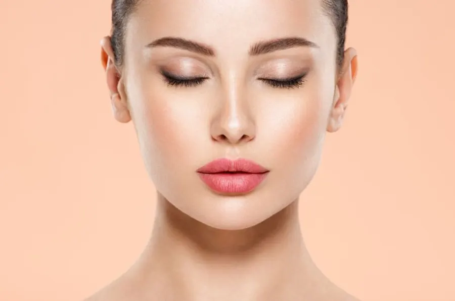 Rostro con el labio superior en proporción